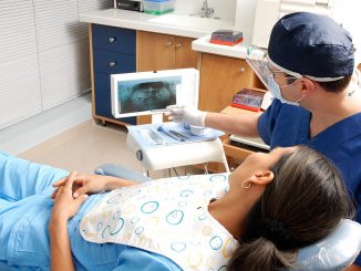 Kobiety w ciąży nie powinny rezygnować z wizyt u stomatologa. Najlepszy czas na leczenie zębów to drugi trymestr